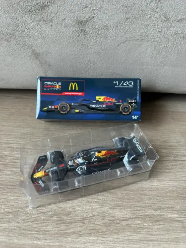 F1 RedBull Mc Donalds