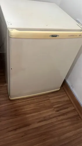 Frigobar 80 litros funcionando perfeitamente 