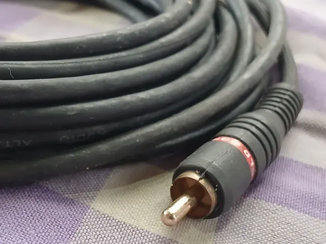 Cabo RCA Gold Alta Qualidade 5 Metros - Conectores Dourados<br>