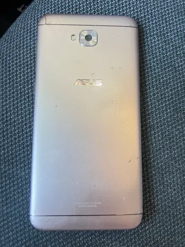 Zenfone 3 Zoom ZE553KL 64GB funcionando (tela trincada) + carregador