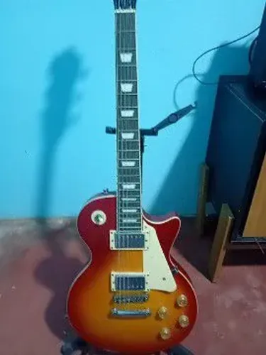 Guitarra strinberg lps230 com amplificador e pedal