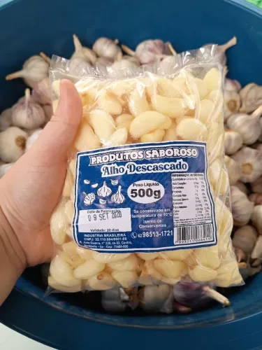 Alho descascado