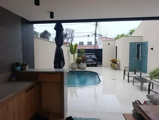 linda casa a venda em Piratininga - Niterói/RJ.