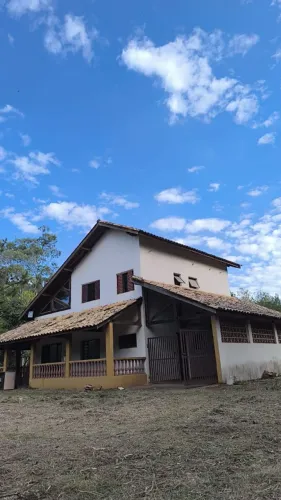 Vendo chácara condomínio fechado com casa 1000 metros de terreno 