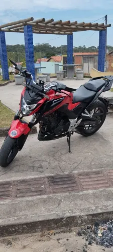 Vende-se moto 300