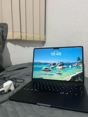 Macbook M5 16GB RAM I 512gb SSD - Estado de Novo