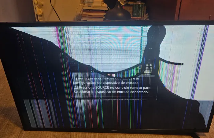 TV SAMSUNG 43" - UN43J5290AG -DISPLAY QUEBRADO/ PARA PEÇAS OU CONSERTO
