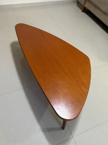 Mesa de Centro Orgânica em Madeira Estilo Retrô/Moderno
