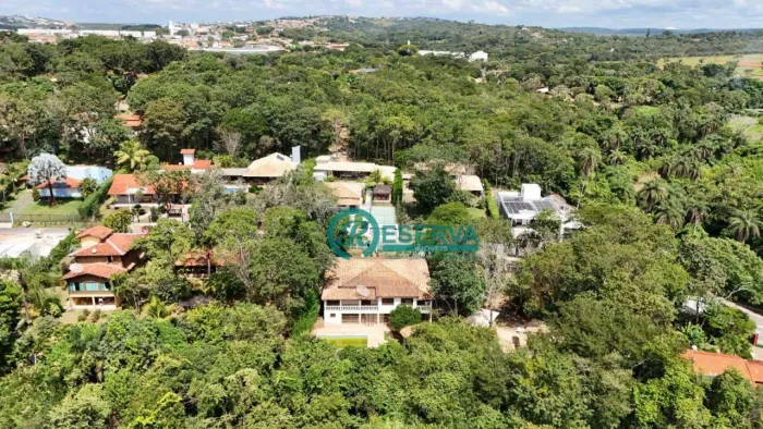 Casa com 4 dormitórios para alugar, 447 m² por R$ 8.376,53/mês - Condomínio Canto do Riach