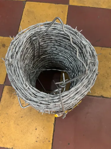 Arame farpado 100 m Nelore