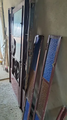 Porta, portão,padrão,lixeira