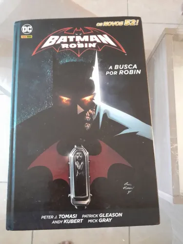 HQ Batman & Robin - A Busca por Robin - Novo