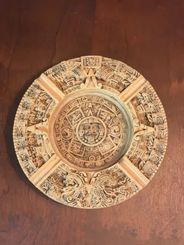 Cinzeiro Decorativo Calendário Asteca Vintage - Peça de Coleção Exclusiva