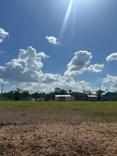 Vendo lote nova Benevides, sentido BR 316, localizado na quadra 03 VALOR 9.000,00