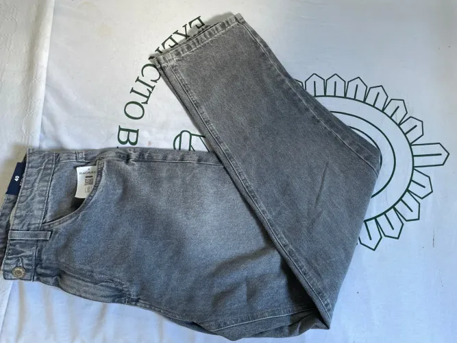 Calça baggy cinza