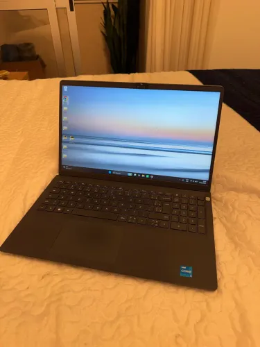 Notebook Dell Vostro 3520 - Excelente estado - 3900