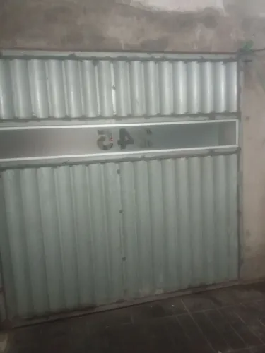 Vendo um Portão metálico galvanizado , medindo 215 de largura e 210 de altura