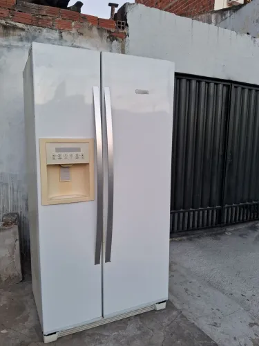 Geladeira Electrolux FROSTFREE 2 Portas