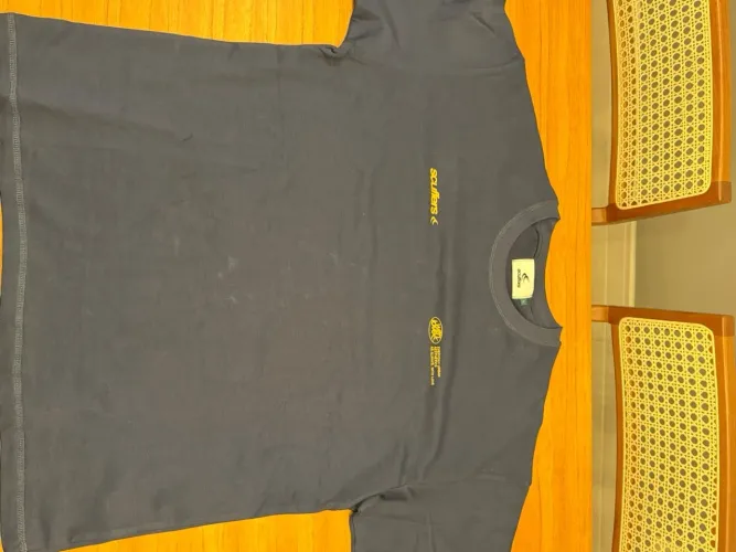 camiseta scuffers withlove nova