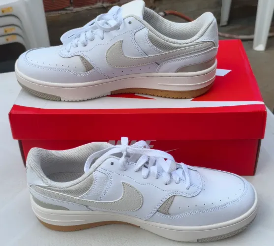 Tênis Nike Gamma Force Feminino - Tam. 40,5 - Branco + Bege - NOVO