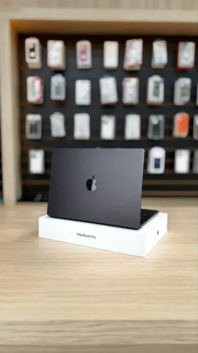 APPLE | MacBook Pro M3- 512GB / 18GB RAM