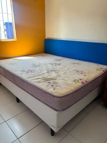 Cama box de casal com colchão de espuma