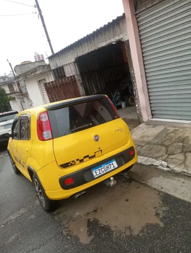 Fiat Uno Sporting 1.4 EVO Fire Flex 8V 4P 2012
