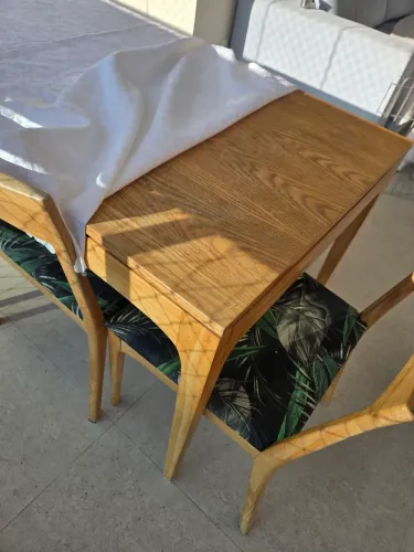 Conjunto mesa e cadeira madeira 