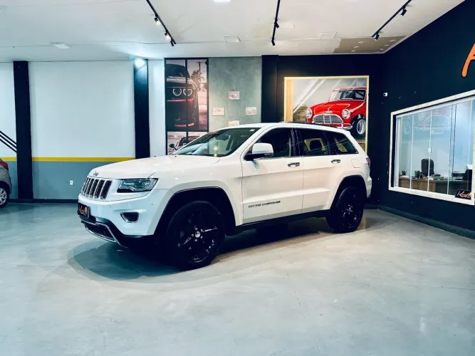 Jeep Grand Cherokee Limited 3.0 TB Dies. AUT 2015