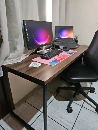 Mesa de Escritório/Home office/Escrivaninha Kuadra 1,50m