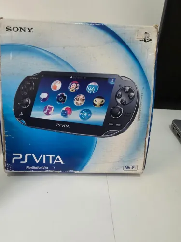 PS Vita (Modelo PCH-1001 / Fat com tela OLED)