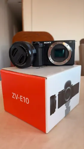 Câmera Sony Zv-e10 Com Lente Pz E 16-50mm Oss Usada