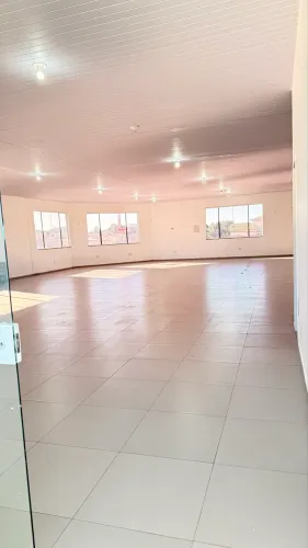 Galpão 300m2 mais área de estacionamento de 150m2 Jardim Marilea