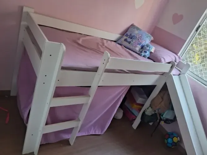 Cama infantil com escorregado