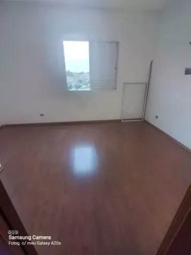 Casa em Condomínio com 2 Quarto(s) e 2 banheiro(s) para Alugar, 81 m² por R$ 2000 / Mês