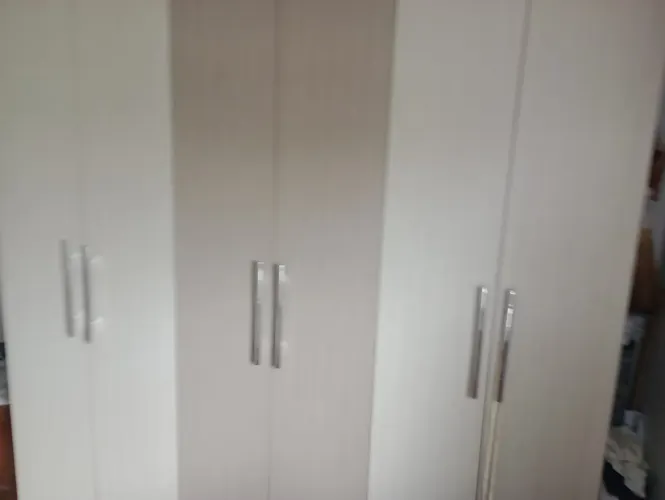 Guarda roupas 6 portas simi novo