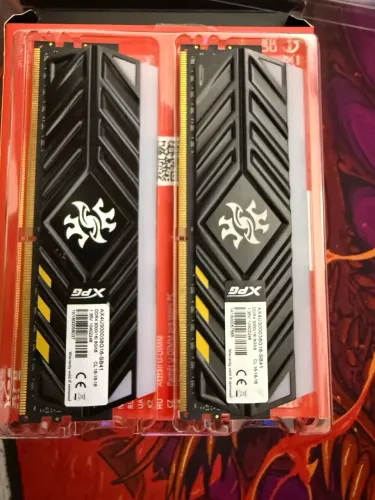 2 x Memória ram DDR4 XPG Spectrix 3000mhz RGB