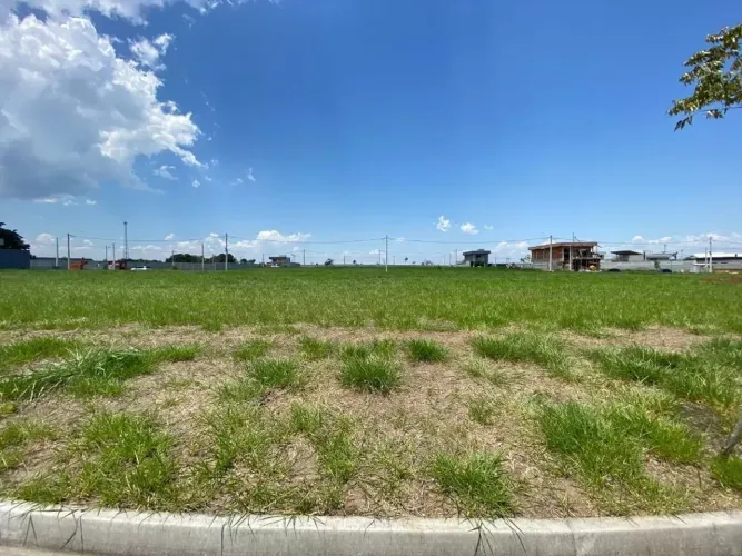 Troco terreno em condominio fechado na zona leste de São Jose dos Campos