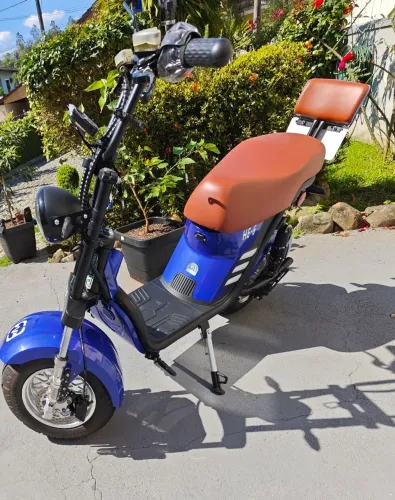 Vendo Patinete Scooter/ moto elétrica HE-6 1000W azul impecável