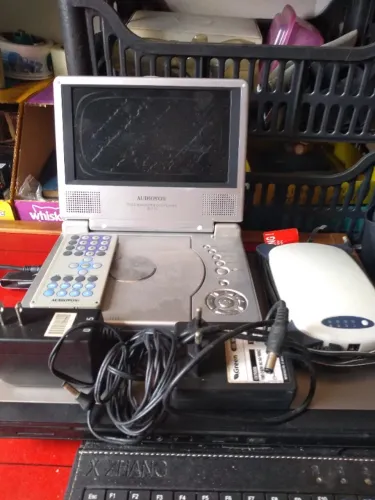 DVD Player Audiovox D1712 c/ acessórios 