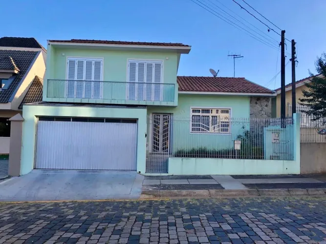 CASA COM 3 QUARTOS A VENDA NO ESTRELA