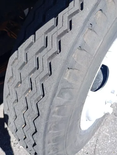 Vende rodas e pneus os 6 ou separado barato