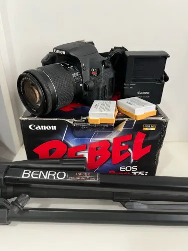 Câmera Canon T5i + kit