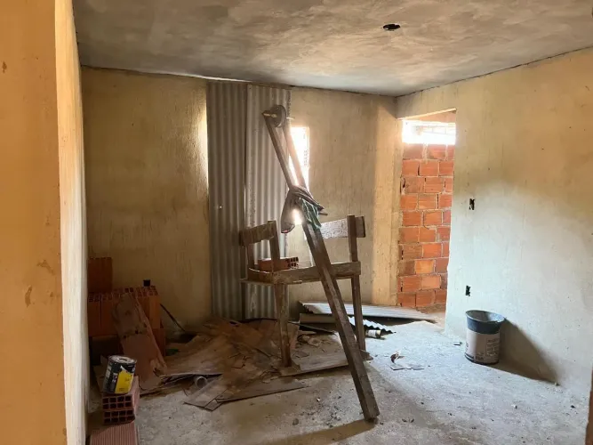 Vendo 2 casas em fase de acabamento