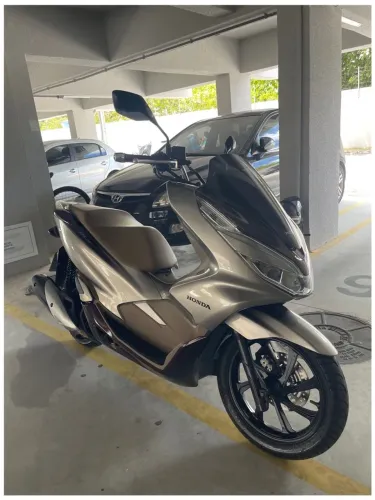 Honda PCX 150 DLX 2022. APENAS 20 Mil RODADO