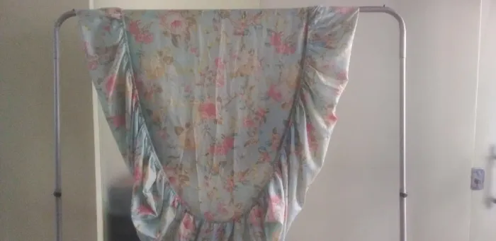 Lençóis com elástico para cama casal seminovos.