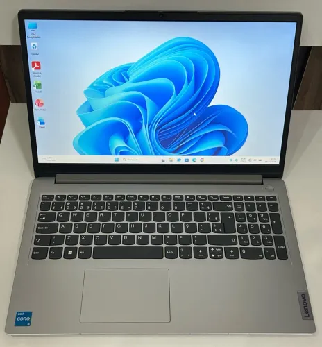 Notebook Lenovo i3 12° 8GB com SSD