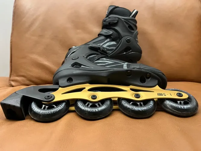 Patins Oxer Adulto Preto e Dourado - Nunca Usado