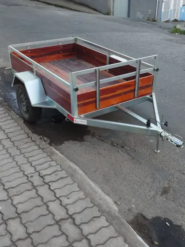 Carretinha Fazendinha Roboque Zera