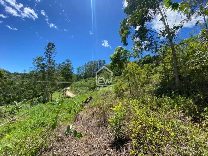 Terreno Para Chácara com Área Total de 24.346m² em Massaranduba, SC